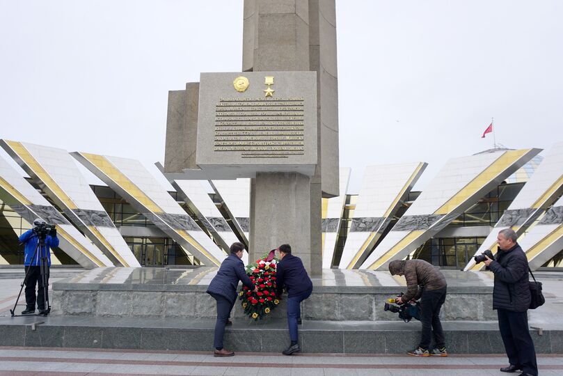 Миссия от ШОС в Республике Беларусь почтила память Героев Великой Отечественной войны 